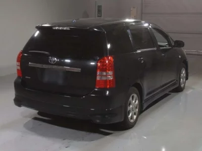 Toyota WISH  с аукциона в Японии