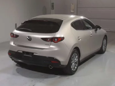 Mazda MAZDA3  с аукциона в Японии