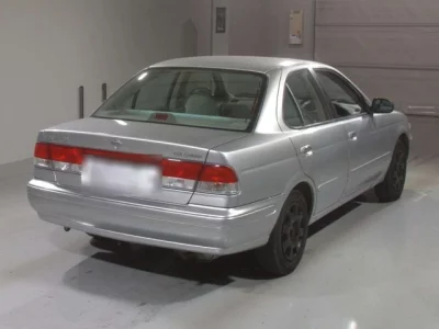 Nissan SUNNY  с аукциона в Японии