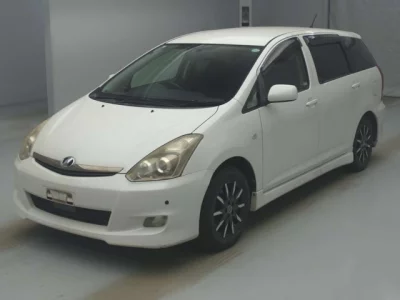 Toyota WISH  с аукциона в Японии