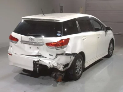 Toyota WISH  с аукциона в Японии