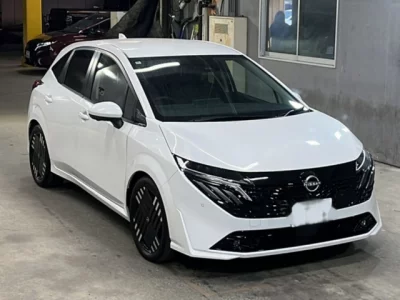Nissan AURA