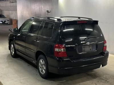 Toyota KLUGER  с аукциона в Японии