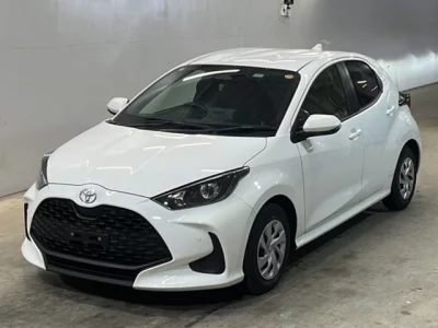 Toyota YARIS  с аукциона в Японии