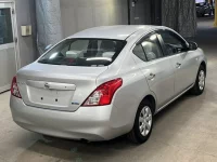 Nissan LATIO лот № 307 оценка 3.5  с аукциона в Японии 4