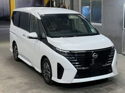 Nissan SERENA  с аукциона в Японии