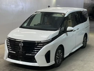Nissan SERENA  с аукциона в Японии