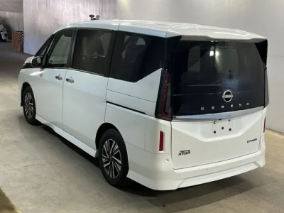 Nissan SERENA  с аукциона в Японии