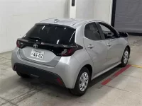Toyota YARIS лот № 30008 оценка 4  с аукциона в Японии 4