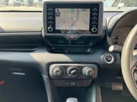 Toyota YARIS лот № 30008 оценка 4  с аукциона в Японии 5