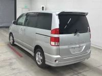 Toyota NOAH лот № 90057 оценка R  с аукциона в Японии 1