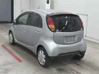 Mitsubishi I лот № 90017 оценка 3.5  с аукциона в Японии 1