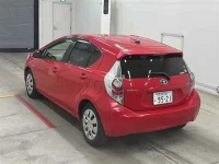 Toyota AQUA лот № 30065 оценка 4  с аукциона в Японии 1