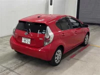 Toyota AQUA лот № 30065 оценка 4  с аукциона в Японии 4