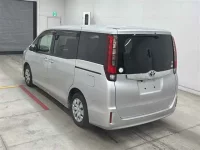 Toyota NOAH лот № 30091 оценка 4.5  с аукциона в Японии 1