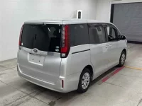 Toyota NOAH лот № 30091 оценка 4.5  с аукциона в Японии 4