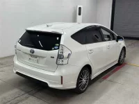 Toyota PRIUS ALPHA лот № 30099 оценка 3.5  с аукциона в Японии 4