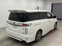 Nissan ELGRAND лот № 30110 оценка 3.5  с аукциона в Японии 4