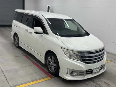 Nissan ELGRAND  с аукциона в Японии