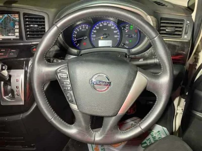 Nissan ELGRAND  с аукциона в Японии