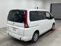 Nissan SERENA лот № 30094 оценка 3.5  с аукциона в Японии 4