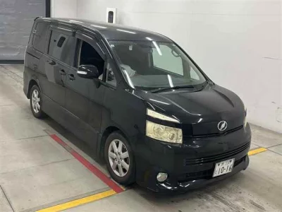 Toyota VOXY  с аукциона в Японии
