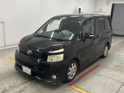 Toyota VOXY  с аукциона в Японии