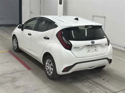 Toyota AQUA  с аукциона в Японии