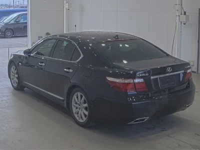 Lexus LS