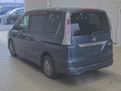 Nissan SERENA  с аукциона в Японии