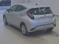 Toyota AQUA лот № 1460 оценка RA  с аукциона в Японии 1