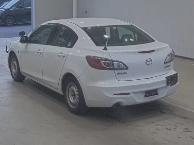 Mazda AXELA  с аукциона в Японии