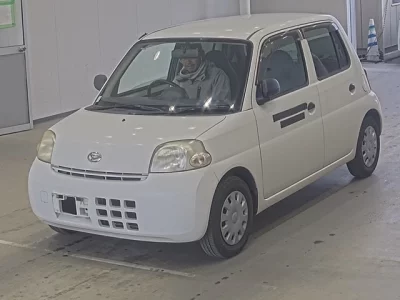 Daihatsu Esse