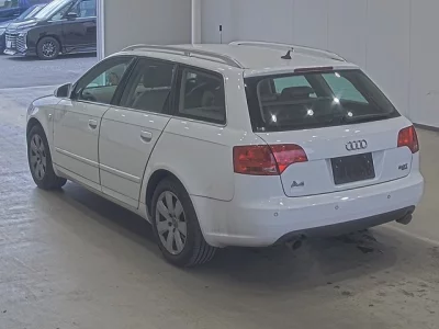 Audi A4  с аукциона в Японии