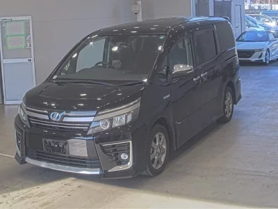 Toyota VOXY  с аукциона в Японии