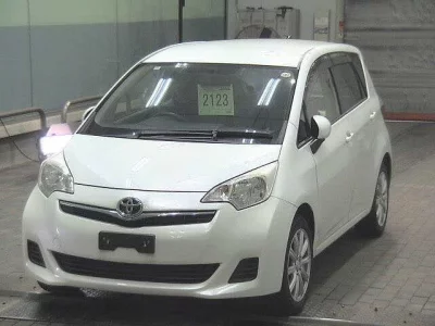 Toyota RACTIS  с аукциона в Японии