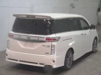 Nissan ELGRAND лот № 7076 оценка 3.5  с аукциона в Японии 3