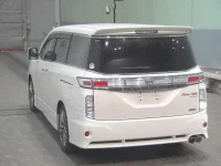 Nissan ELGRAND лот № 7076 оценка 3.5  с аукциона в Японии 1