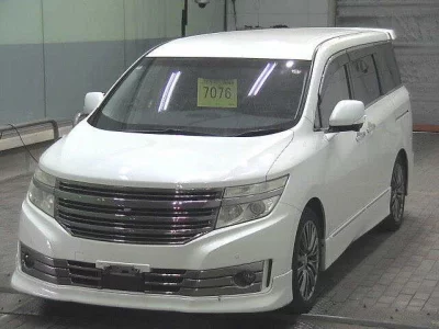 Nissan ELGRAND  с аукциона в Японии