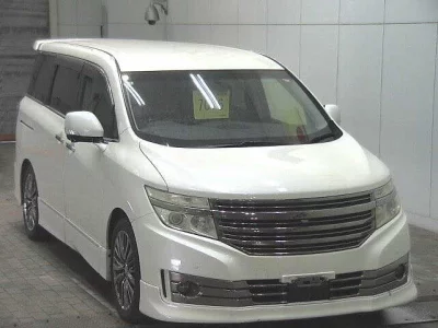 Nissan ELGRAND  с аукциона в Японии