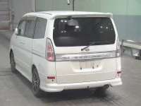 Nissan SERENA лот № 7042 оценка R  с аукциона в Японии 1