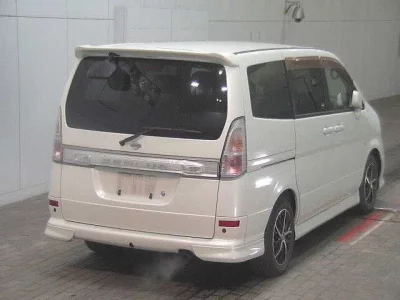 Nissan SERENA  с аукциона в Японии