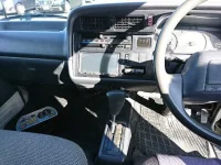 Toyota HIACE VAN лот № 8044 оценка R  с аукциона в Японии 4