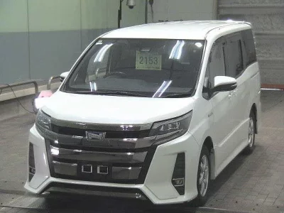 Toyota NOAH  с аукциона в Японии