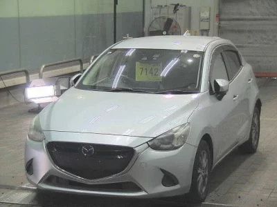 Mazda DEMIO  с аукциона в Японии
