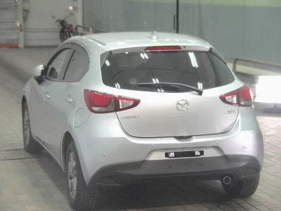 Mazda DEMIO  с аукциона в Японии