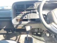 Toyota HIACE VAN лот № 8046 оценка R  с аукциона в Японии 4