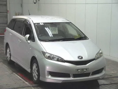 Toyota WISH  с аукциона в Японии