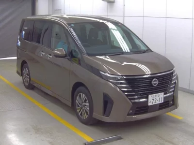 Nissan SERENA  с аукциона в Японии