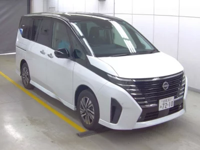 Nissan SERENA  с аукциона в Японии